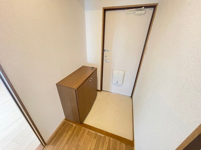 物件内観写真19　(玄関)