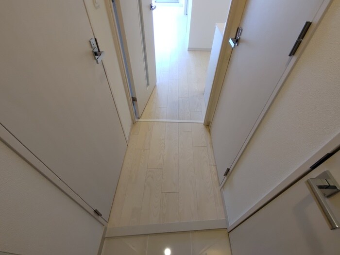物件内観写真17　(玄関)