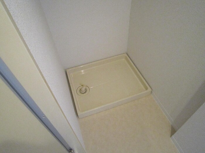 物件内観写真13　(洗濯機置場)