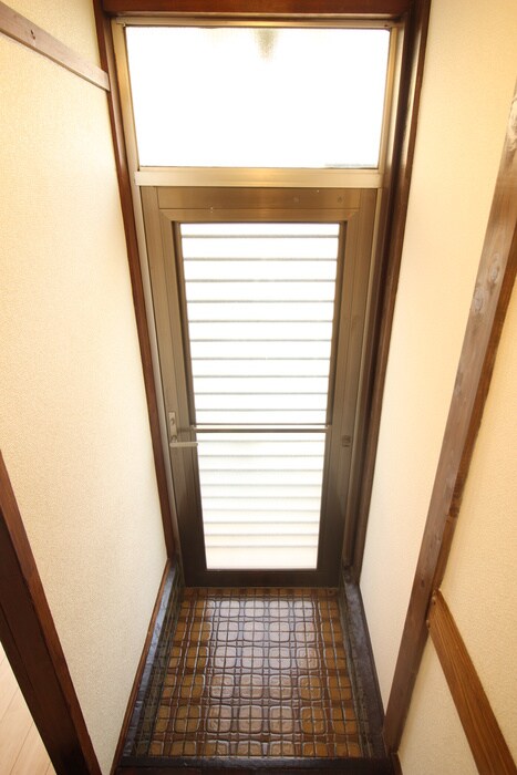 物件内観写真8　(玄関)