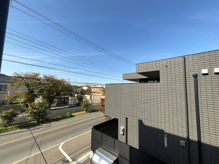 物件内観写真12　(室内からの展望)