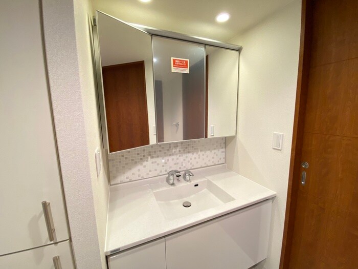 物件内観写真11　(洗面)