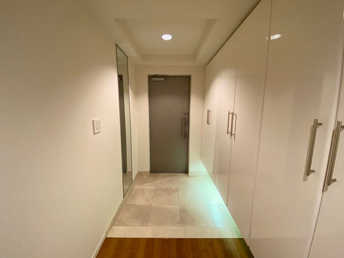 物件内観写真14　(玄関)