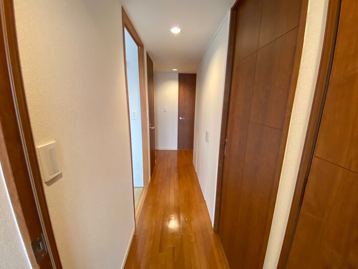 物件内観写真16　(廊下)