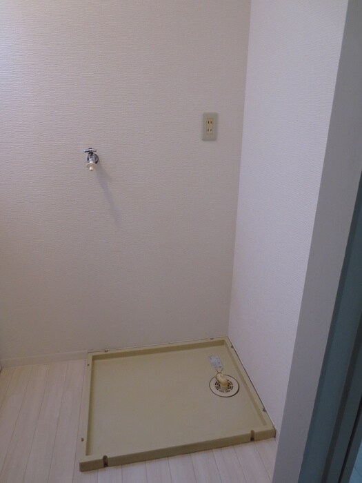 物件内観写真9　(洗濯機置場)