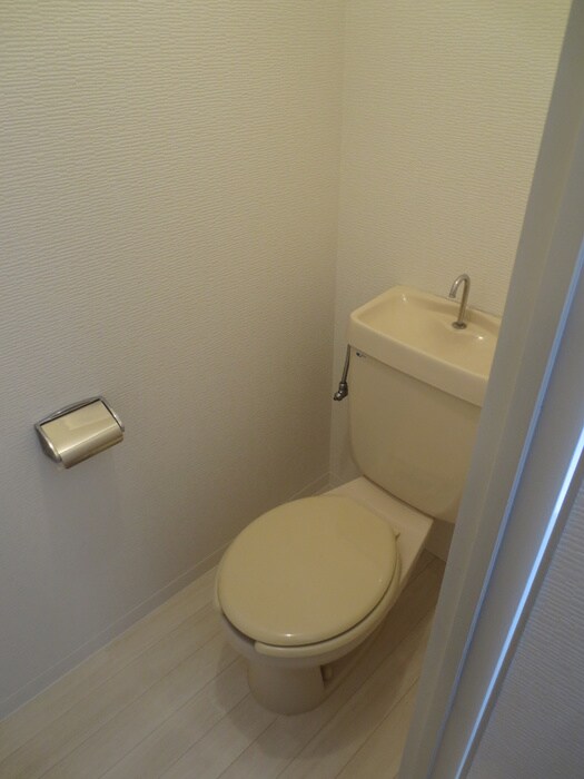 物件内観写真12　(トイレ)