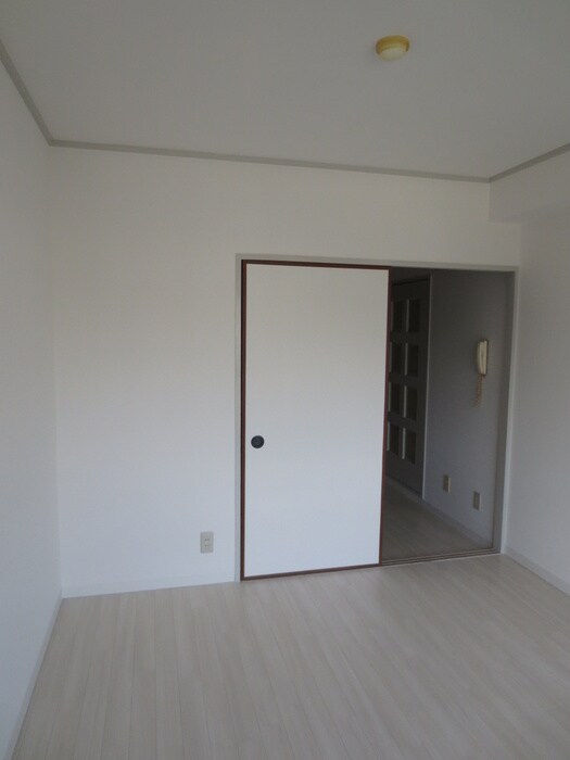 物件内観写真18　(居室)