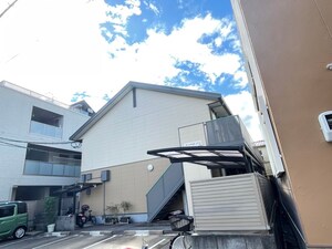 プランタン２０００A棟外観写真