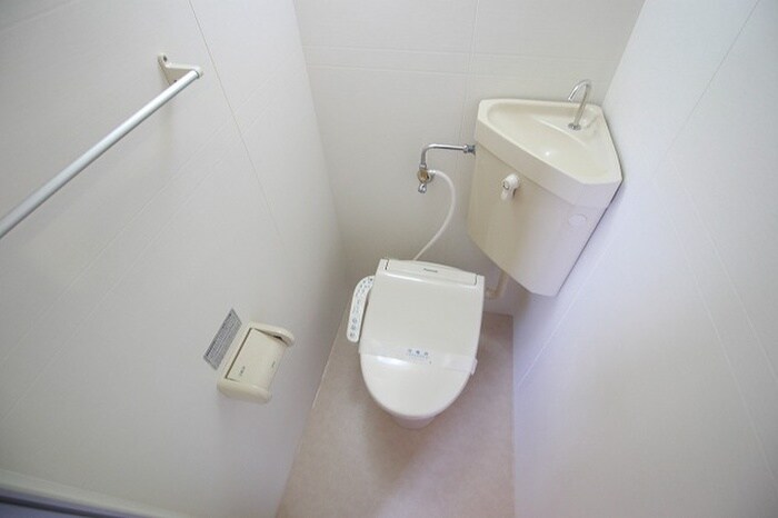 物件内観写真8　(トイレ)