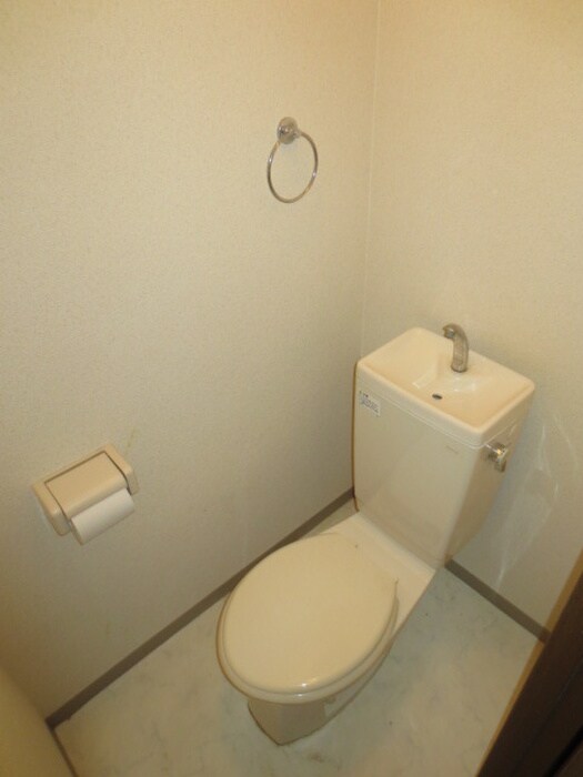 物件内観写真14　(トイレ)