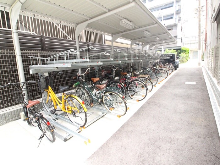 物件外観写真2　(駐輪場)
