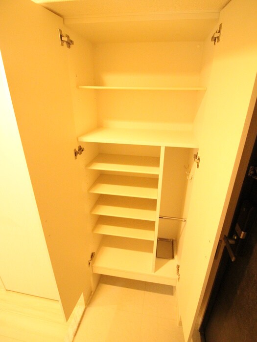 物件内観写真17　(靴箱)