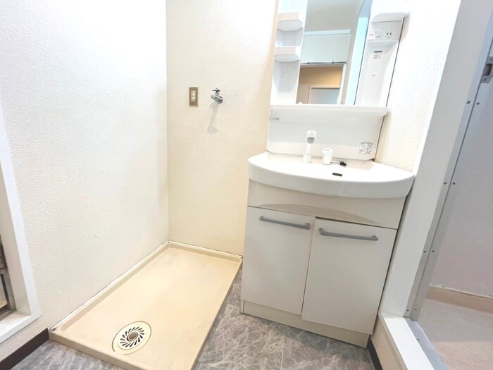 物件内観写真18　(洗濯機置場)