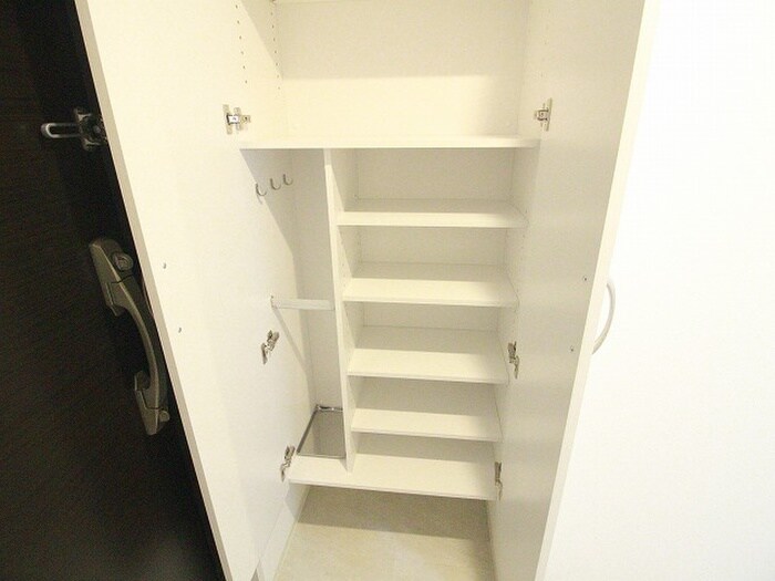 物件内観写真18　(靴箱)