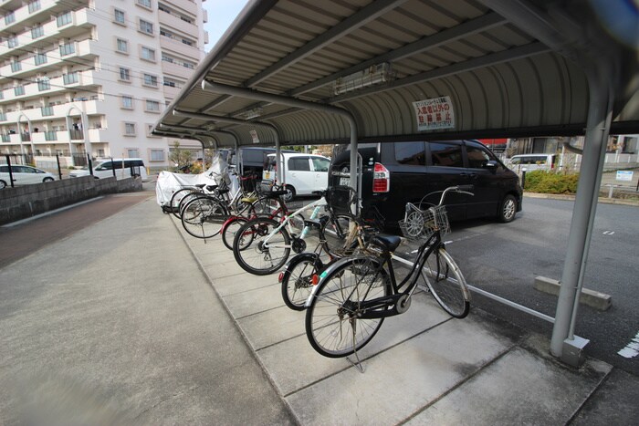 物件外観写真3　(駐輪場)