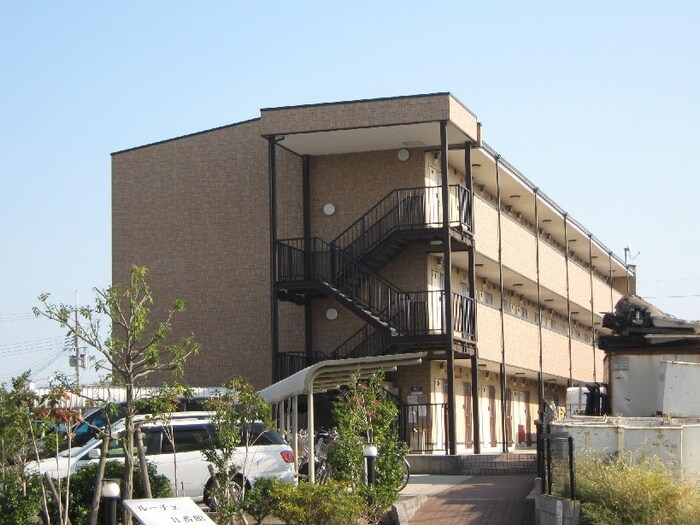 物件外観写真5　(エントランス部分)