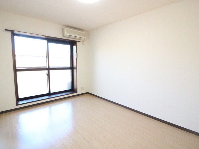 物件内観写真13　(居室)