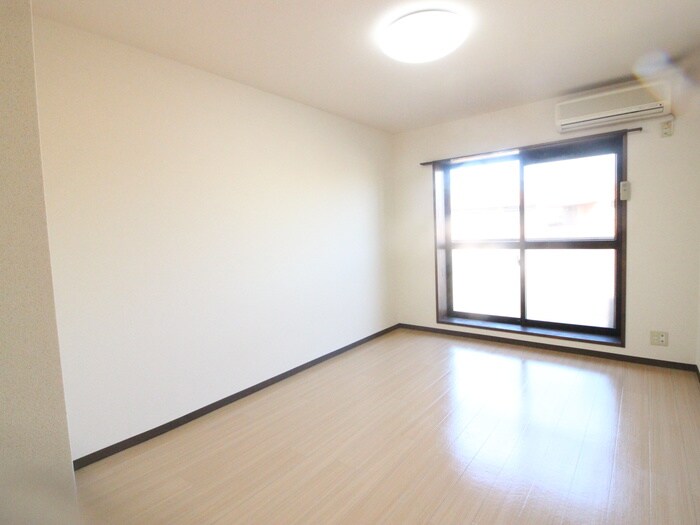 物件内観写真14　(居室)