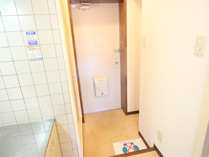 物件内観写真17　(玄関)