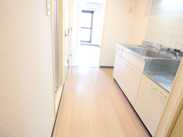 物件内観写真18　(廊下)