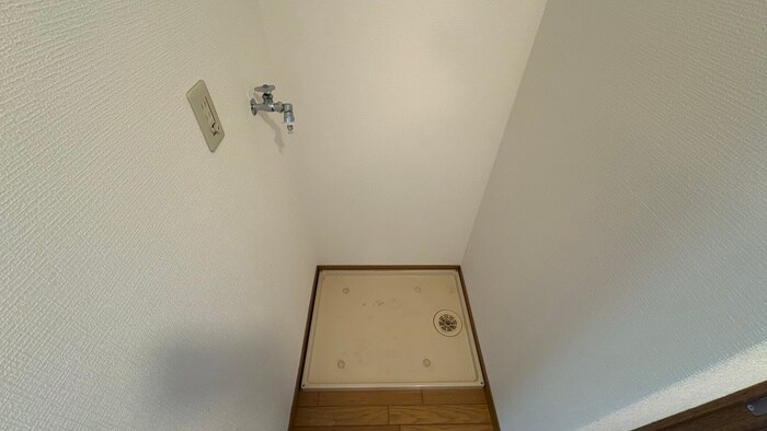 物件内観写真14　(洗濯機置場)