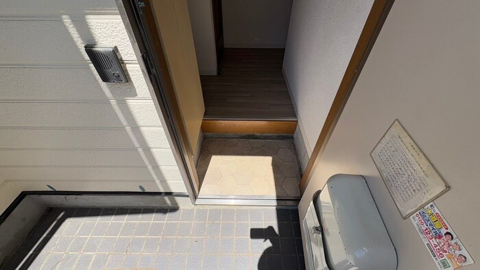 物件内観写真19　(玄関)