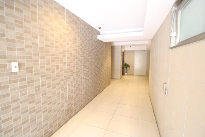 物件外観写真5　(エントランス部分)