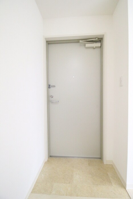 物件内観写真13　(玄関)