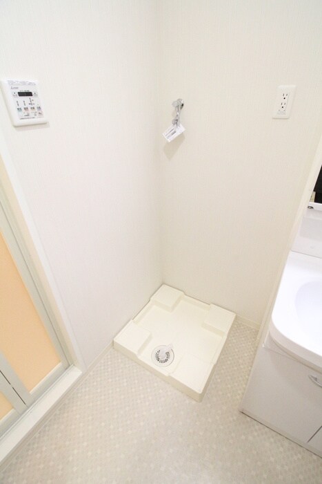 物件内観写真18　(洗濯機置場)