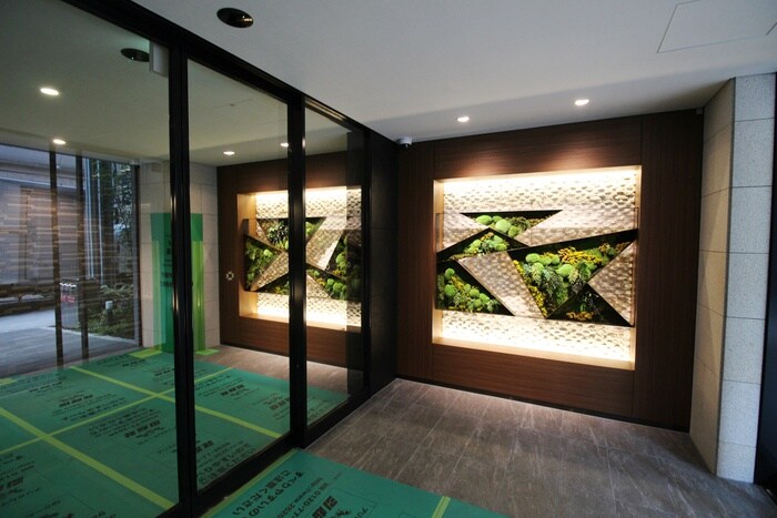 物件外観写真5　(エントランス部分)