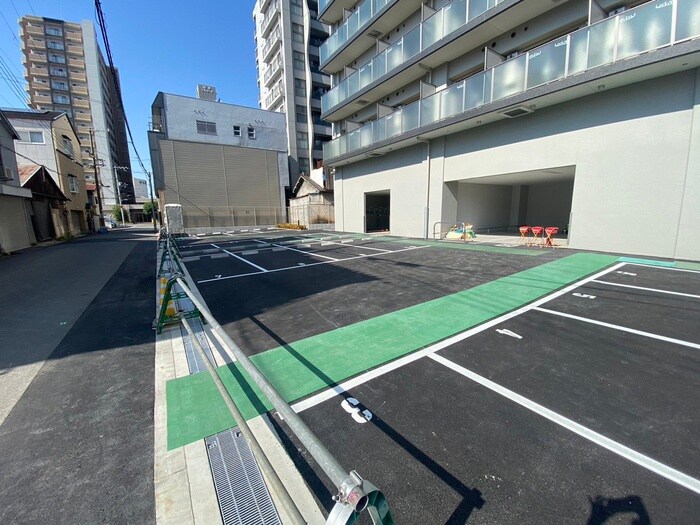 物件外観写真3　(駐車場)