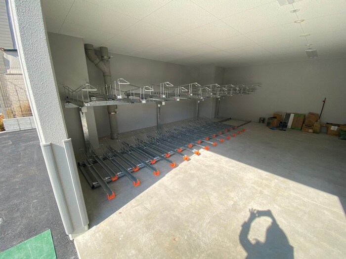 物件外観写真4　(駐輪場)