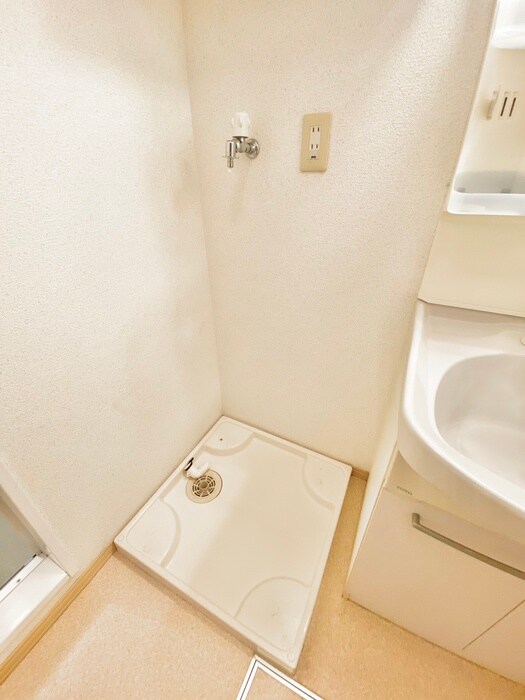 物件内観写真14　(洗濯機置場)