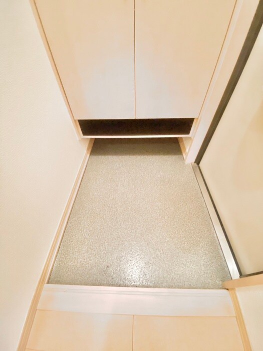 物件内観写真15　(玄関)