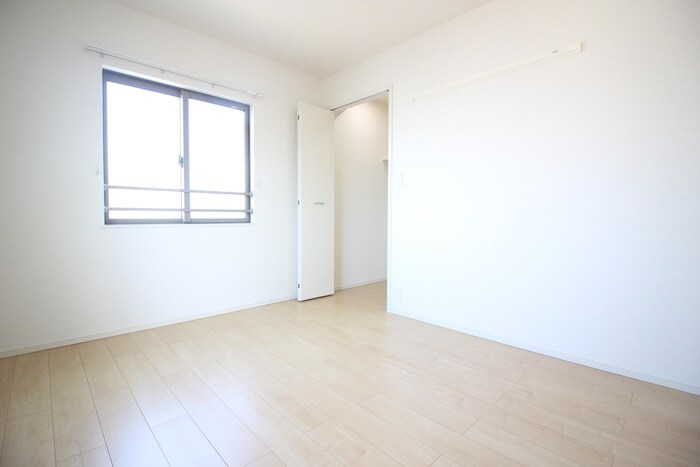 物件内観写真9　(居室)