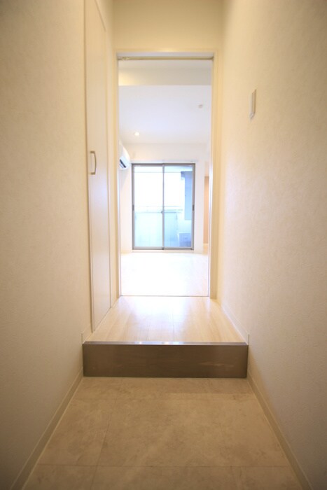 物件内観写真7　(玄関)