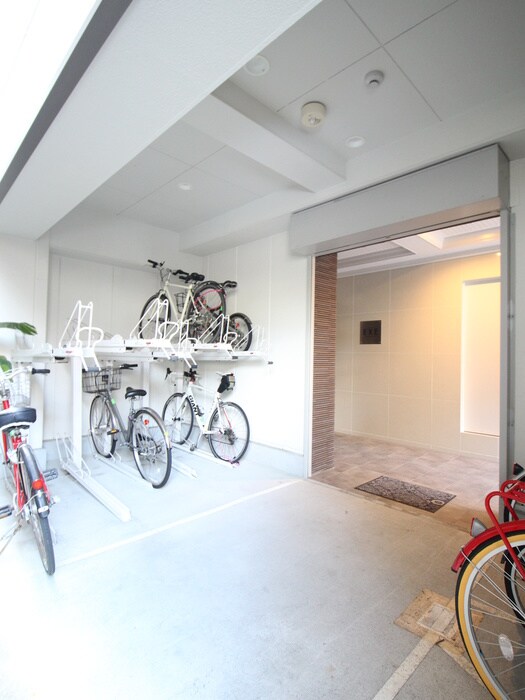 物件外観写真6　(駐輪場)