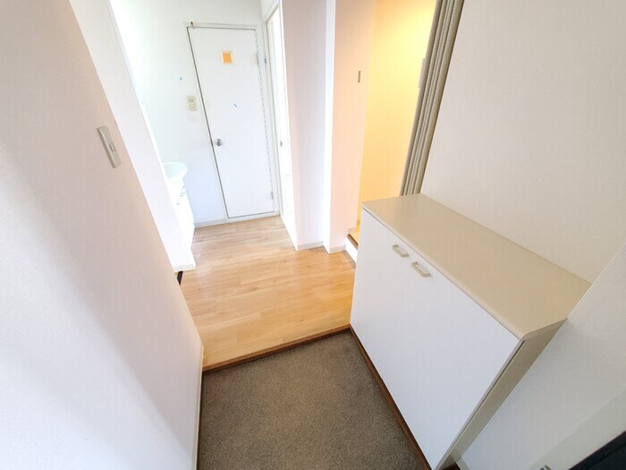 物件内観写真14　(玄関)