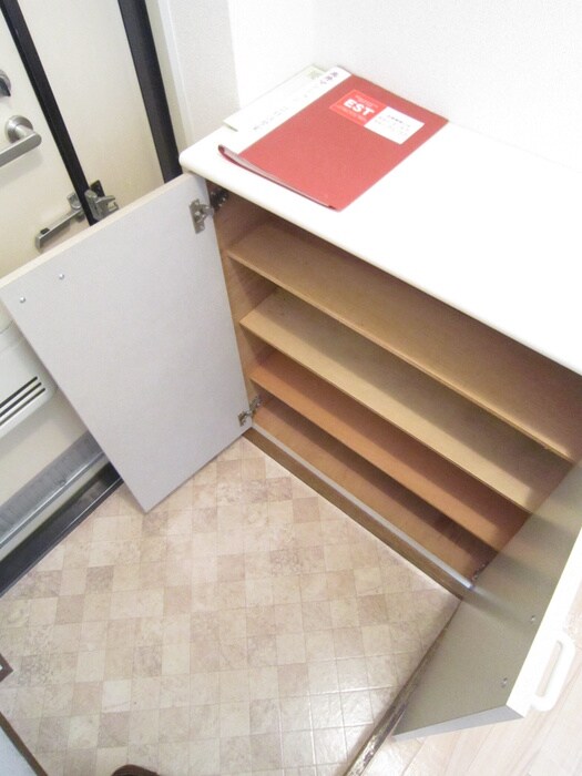 物件内観写真16　(靴箱)