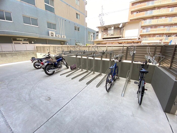 物件外観写真5　(駐輪場)