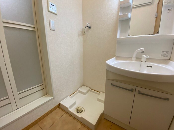 物件内観写真11　(洗濯機置場)