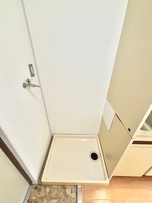 物件内観写真7　(洗濯機置場)