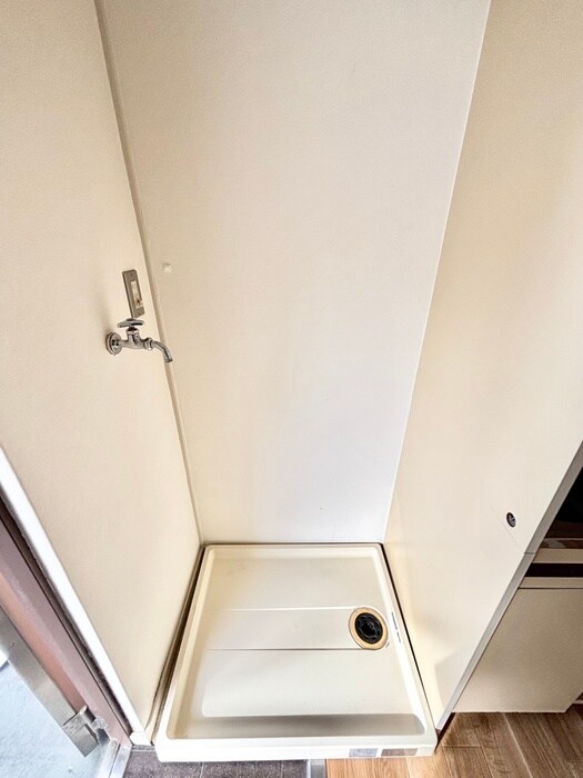 物件内観写真7　(洗濯機置場)