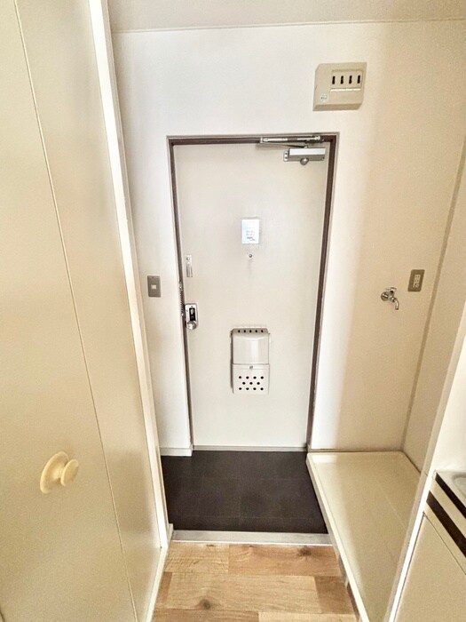 物件内観写真17　(玄関)