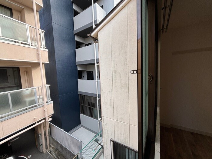 物件内観写真17　(室内からの展望)