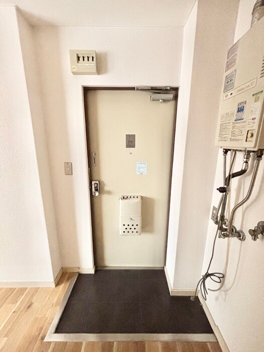 物件内観写真18　(玄関)