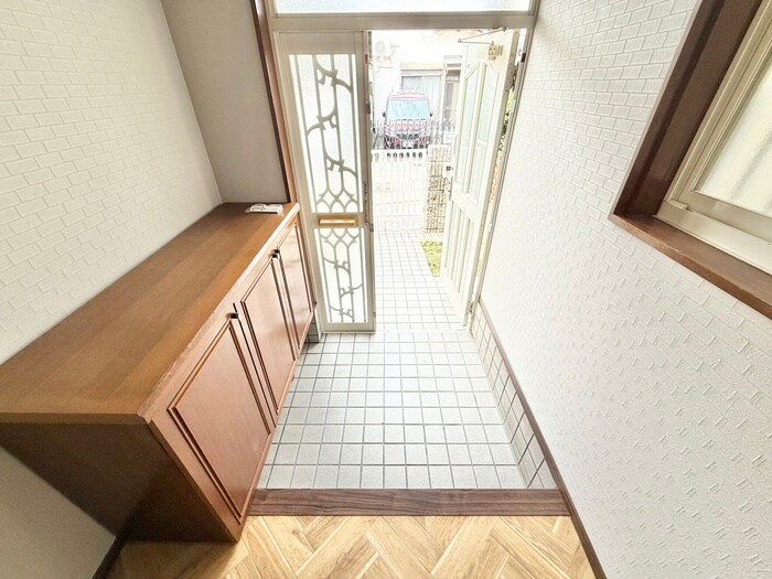 物件内観写真17　(玄関)