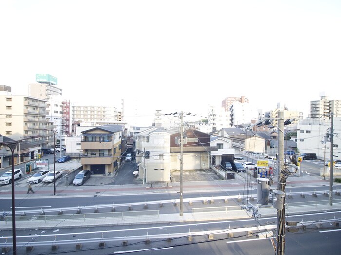 物件内観写真11　(室内からの展望)