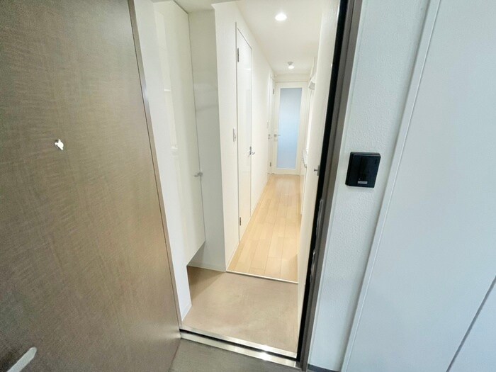 物件内観写真12　(玄関)