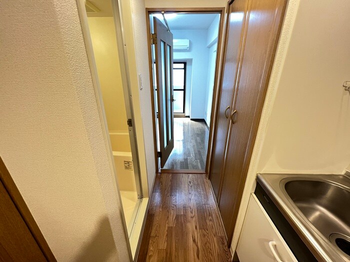 物件内観写真18　(廊下)